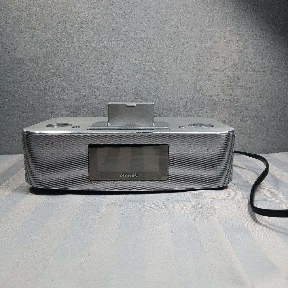 Philips DC290B/37 Radio iPod/iPhone Alarm Clock Speaker Dock No Remote